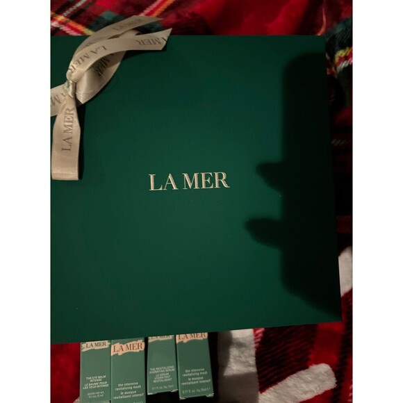 La Mer set of 11 plus bag and night balm - Picture 4 of 4